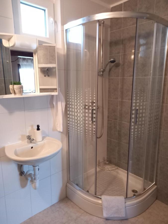 Guest House Studio Apartman Marina - With Jacuzzi, Free Parking, Pet Friendly Karlovac Luaran gambar