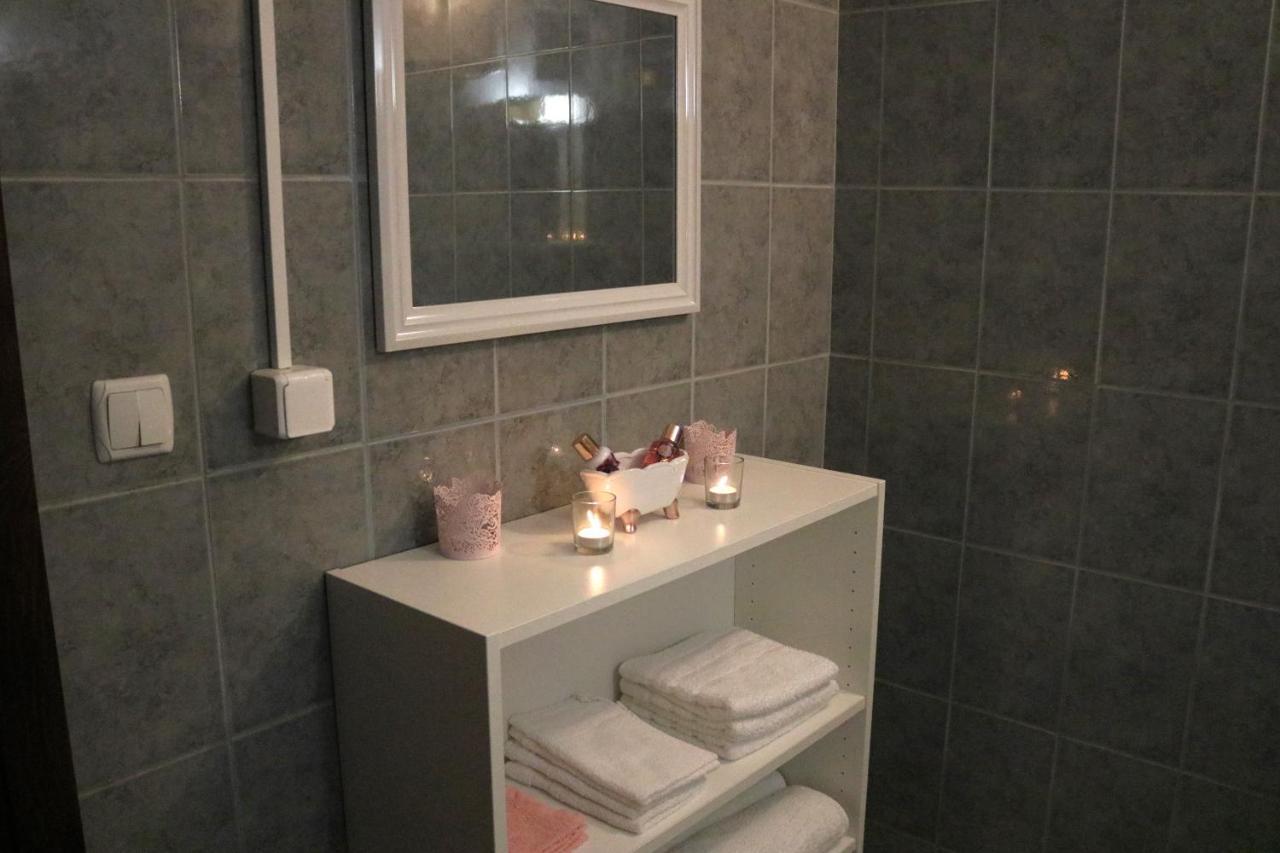 Guest House Studio Apartman Marina - With Jacuzzi, Free Parking, Pet Friendly Karlovac Luaran gambar