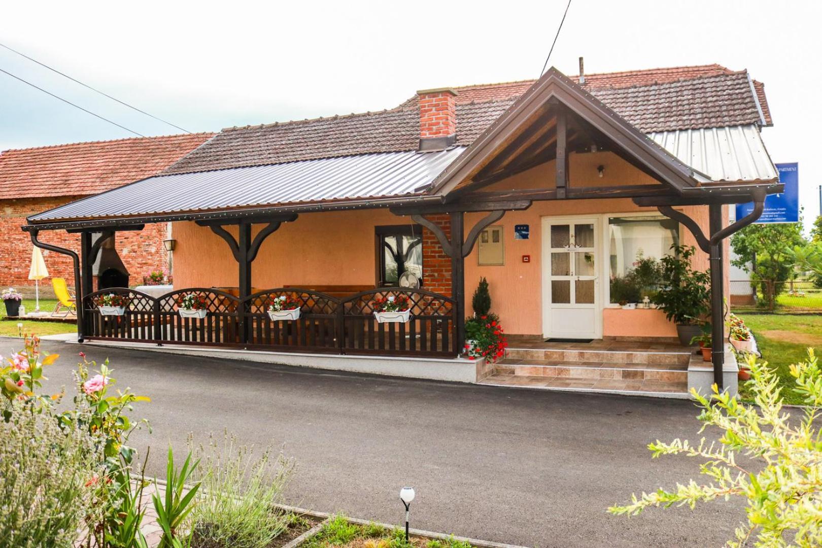 Guest House Studio Apartman Marina - With Jacuzzi, Free Parking, Pet Friendly Karlovac Luaran gambar