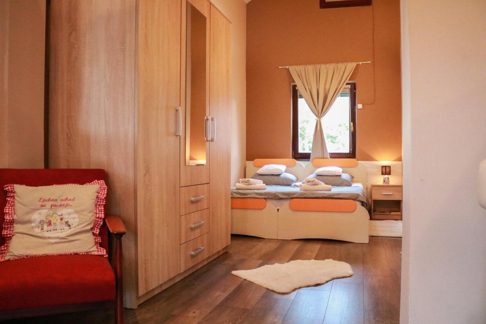 Guest House Studio Apartman Marina - With Jacuzzi, Free Parking, Pet Friendly Karlovac Luaran gambar