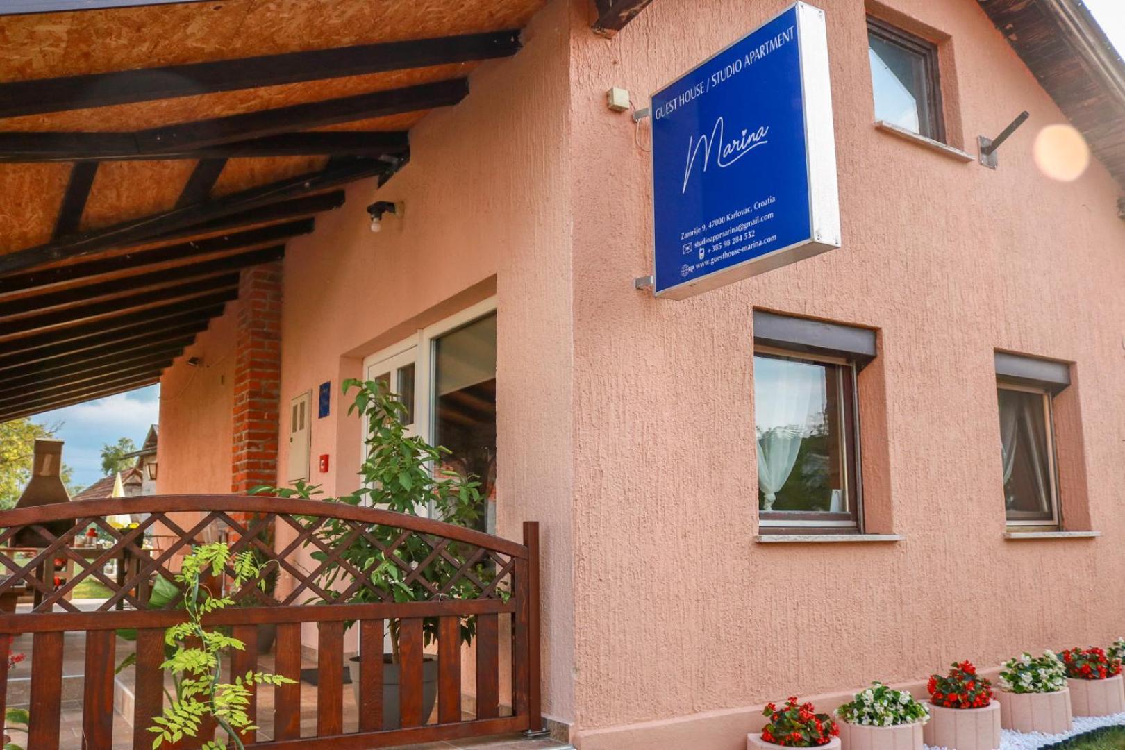 Guest House Studio Apartman Marina - With Jacuzzi, Free Parking, Pet Friendly Karlovac Luaran gambar